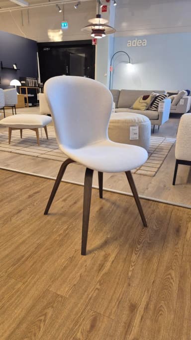 Conjunto de 4 sillas BoConcept Hauge con tapizado de lana clara