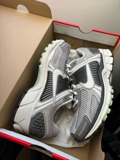 Nike Zoom Vomero 5 naisten kengät harmaana, koko EUR 39