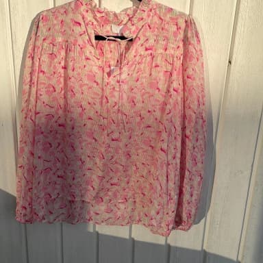 Leveté Room stylish pink blouse size L with tags