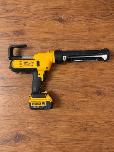 DeWalt DCE580 18V Nebelgerät mit 4,0Ah Akku