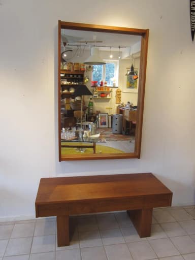 Mueble de hall y espejo en roble aceitado de Hovmantorp