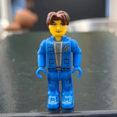 Jack Stone Minifigur mit blauer Latzhose