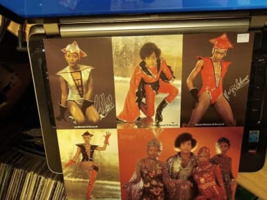 Conjunto de cinco postales de Boney M con tema de amor