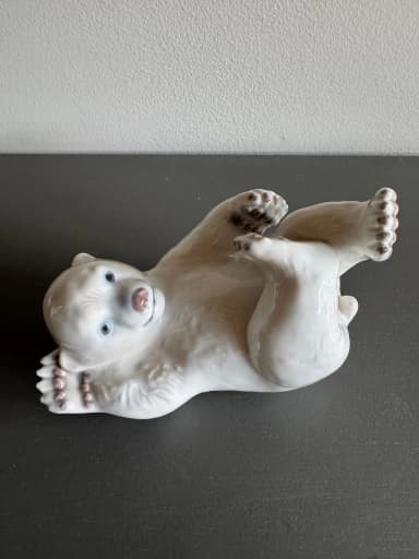 Bing & Gröndahl jääkarhunpentu figuuri nro 2537 kuin uusi