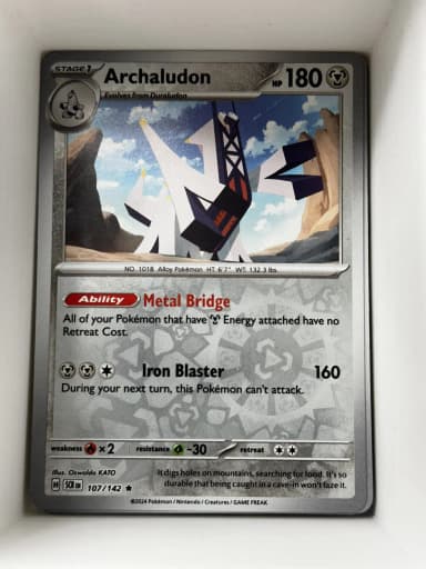 Rara carta Pokémon Archaludon 107/142 reverse holo de Stellar Crown