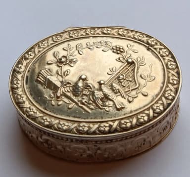 Antiikkinen hopearasia lintukuvioilla, Munthe-provenienssi