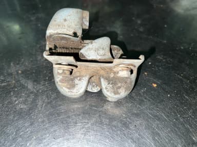 BMW 1502-2002 trunk lock mechanism available