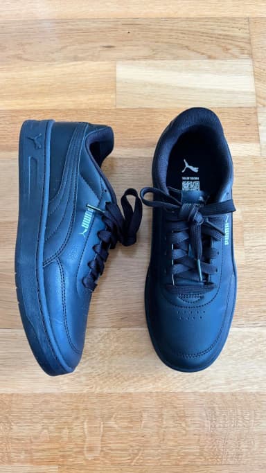 Puma Court Classic Clean mustat naisten tennarit
