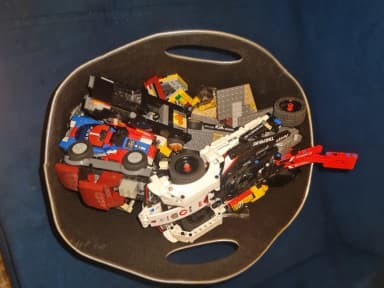 Sekalaisia LEGO-settejä ja osia Ruotsissa