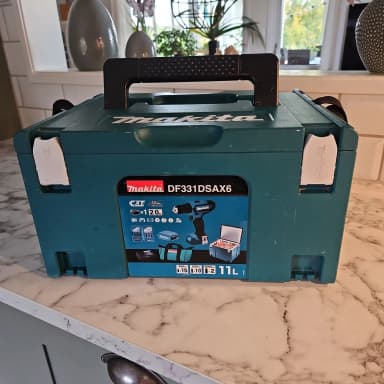Makita Kühlbox 11 Liter DF331DSAX6 in Auktion