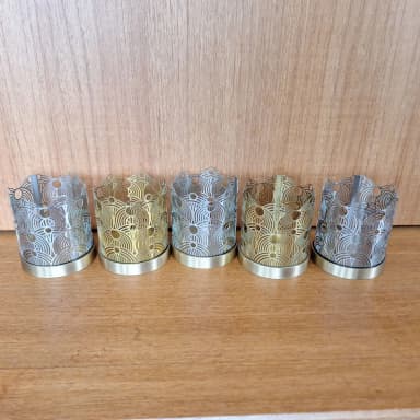 Set mit 5 Skultuna 1607 Lara Bohinc Lunar Kerzenhaltern in Messing und Silber