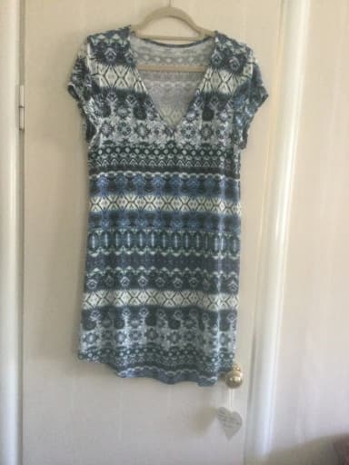 Túnica azul, verde y blanca en talla popular 42(44)