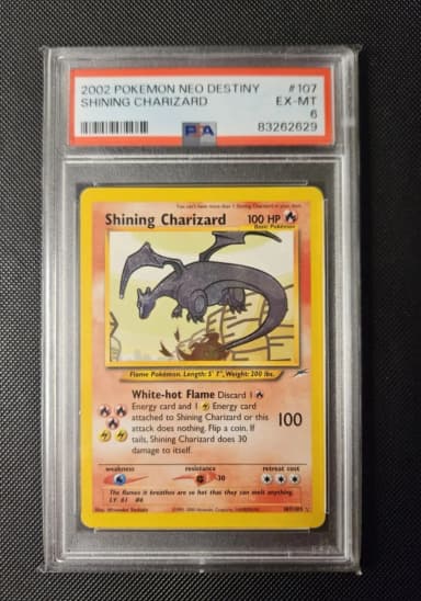 Carta Pokémon Shining Charizard 107/105 del set Neo Destiny
