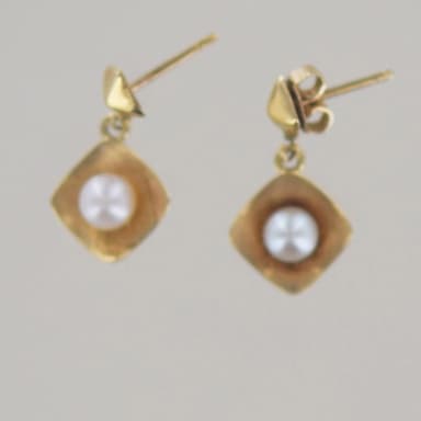 Paar Perlenohrringe aus 18k Gold, 1,1 Gramm
