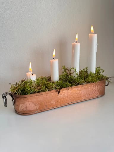 Portavelas de adviento de cobre martillado para decoración navideña