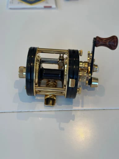 Carrete múltiple Abu Garcia Ambassadeur 5500 CDL dorado