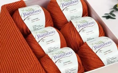 12 kpl bambu-, silkki- ja kashmirlankaa 45 g/kpl
