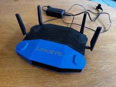 Linksys WRT 1900 AC Router zu verkaufen