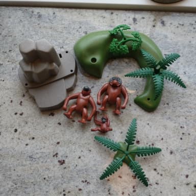 Playmobil orangutans and accessories set