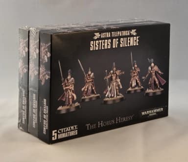 Kolme Sisters of Silence Astra Telepatica Warhammer Horus Heresy -miniatyyriä