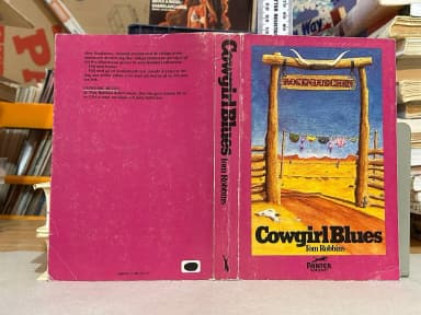 Cowgirl Blues -kirja Tom Robbinsilta, erittäin hyvässä kunnossa