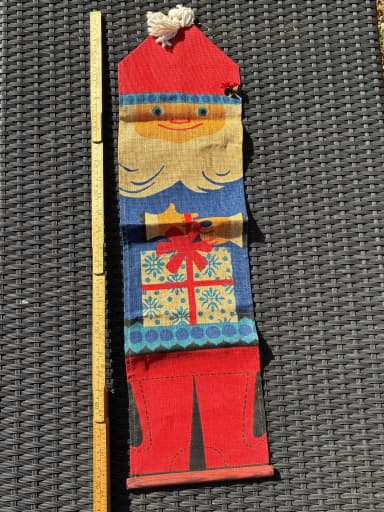 Jerry Roupe Retro-Weihnachtswandbehang aus Jute mit Weihnachtsmann