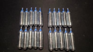 20 cartuchos de dióxido de carbono de 12g disponibles