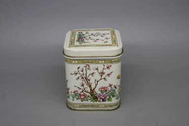 Japanische Vintage Blechdose mit Sakura Kirschblüten Motiv