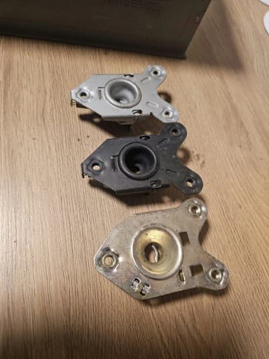 Volvo NOS konepellin lukko myytävänä