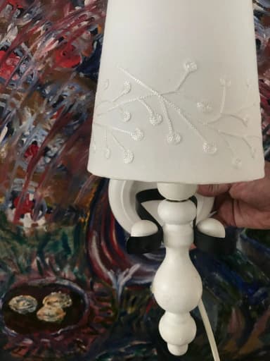 Wandleuchte mit Schirm zu verkaufen