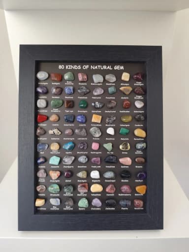 Sammlung von 80 natürlichen Edelsteinen