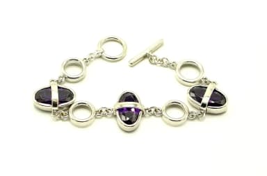 Silberarmband mit lila Steinen aus 925er Silber