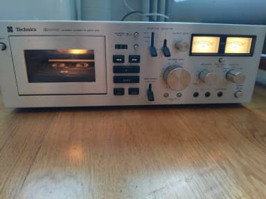Technics RS-676USD Stereo-Kassettendeck in gutem Zustand