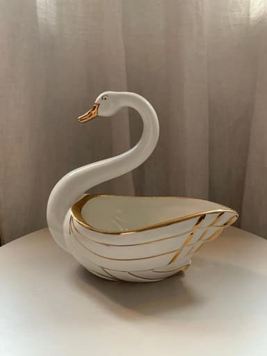Arthur Percy Gefle swan or swan bowl in white with gold decoration