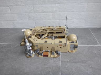 Star Wars Mos Eisley Cantina LEGO Set 44cm auf Tatooine