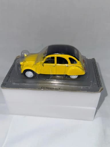 Citroën 2CV scale model car 1:43
