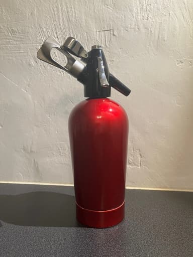 Roter Sparklet Limited Siphon aus England