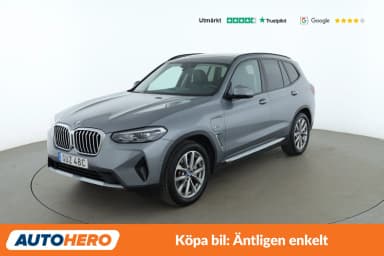 BMW X3 xDrive30e con techo panorámico y enganche de remolque