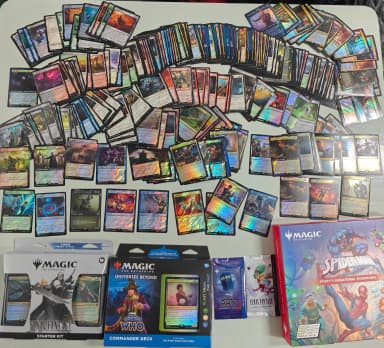 Laaja kokoelma Magic The Gathering -erikoissettejä