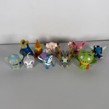 10 Pokémon-hahmon paketti
