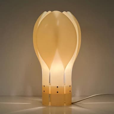 Lámpara de mesa Tulip de Yngve Ekström estilo vintage