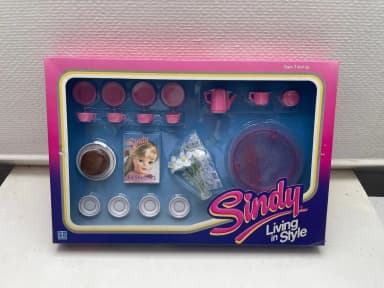 Accesorios vintage de Sindy de Hasbro sin abrir en embalaje original