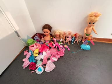 Large doll bundle including Barbie, styling heads, Disney, accessories and cloth