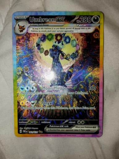 Carta Umbreon EX de Pokémon de la serie Prismatic Evolution