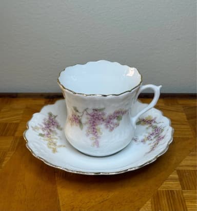 Antigua taza de café con plato de Silesia Alemania con motivo de lila