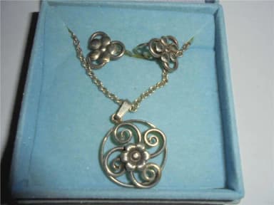 Vintage silver necklace and earrings set from the 1940s
