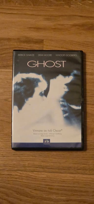 Ghost DVD mit spiegelglänzender Disc