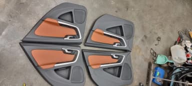 Door panels for volvo xc60 in good condition