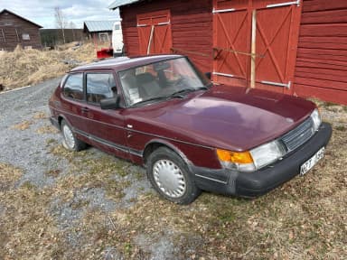 Saab 900 three-door car for sale