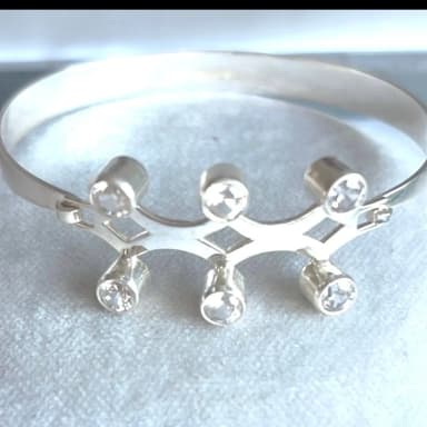 Brazalete vintage de plata con piedras blancas pulidas de Salovaara